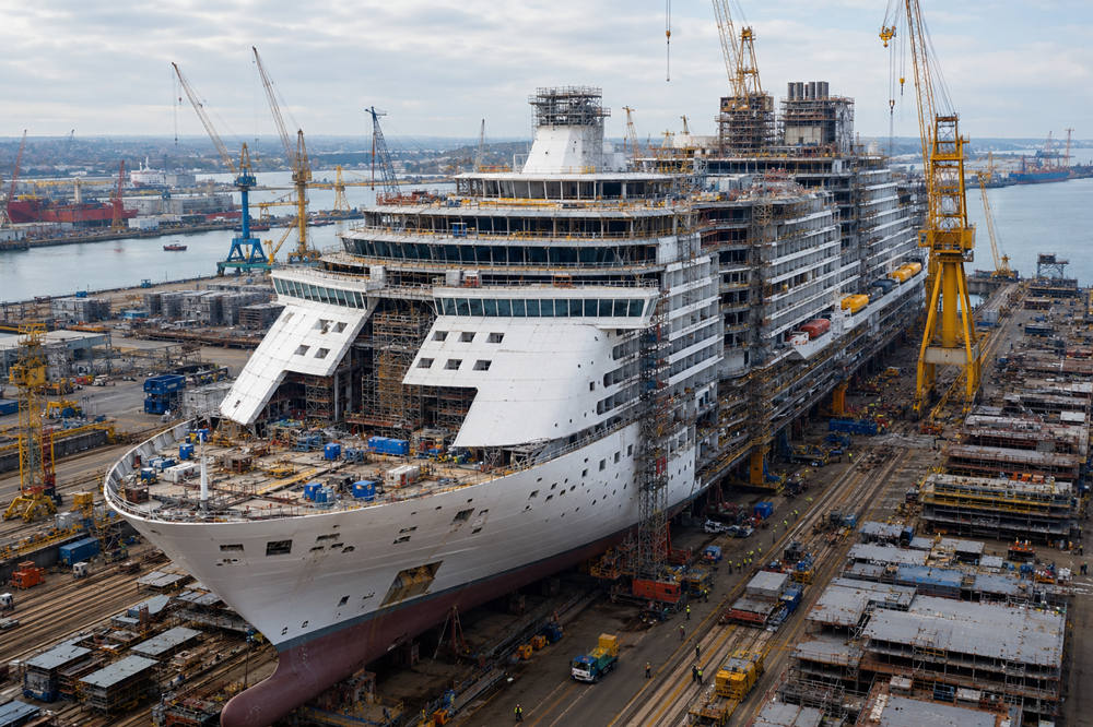 How long does it take to build a cruise ship